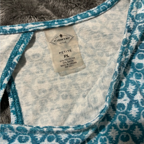 St. John’s bay tank top size petite large - Picture 2 of 2